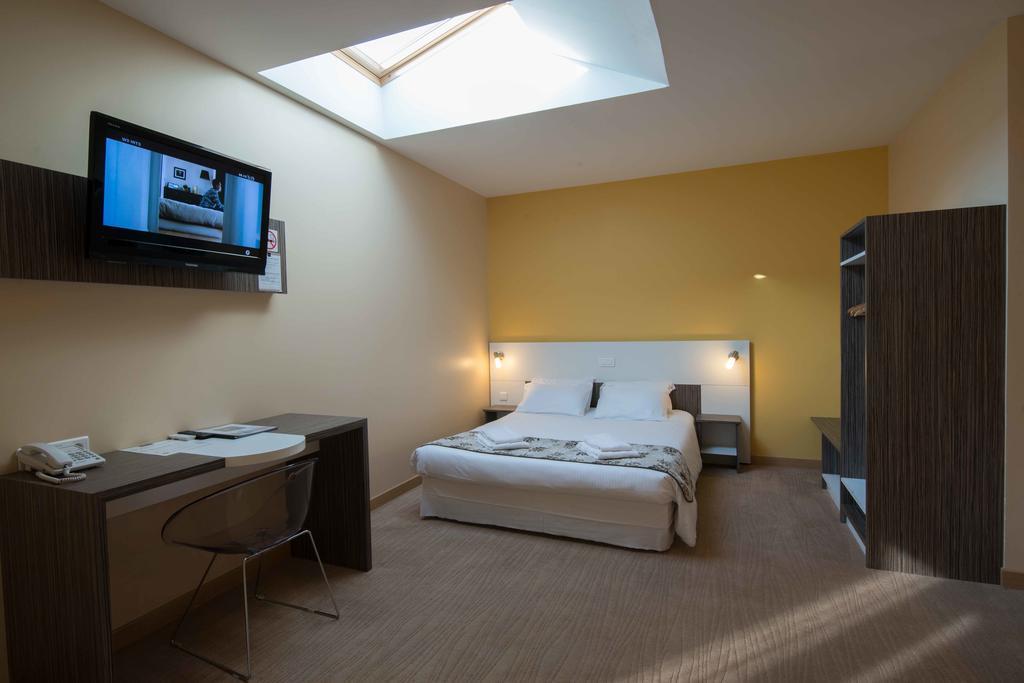 Hotel La Saleine Crest Esterno foto